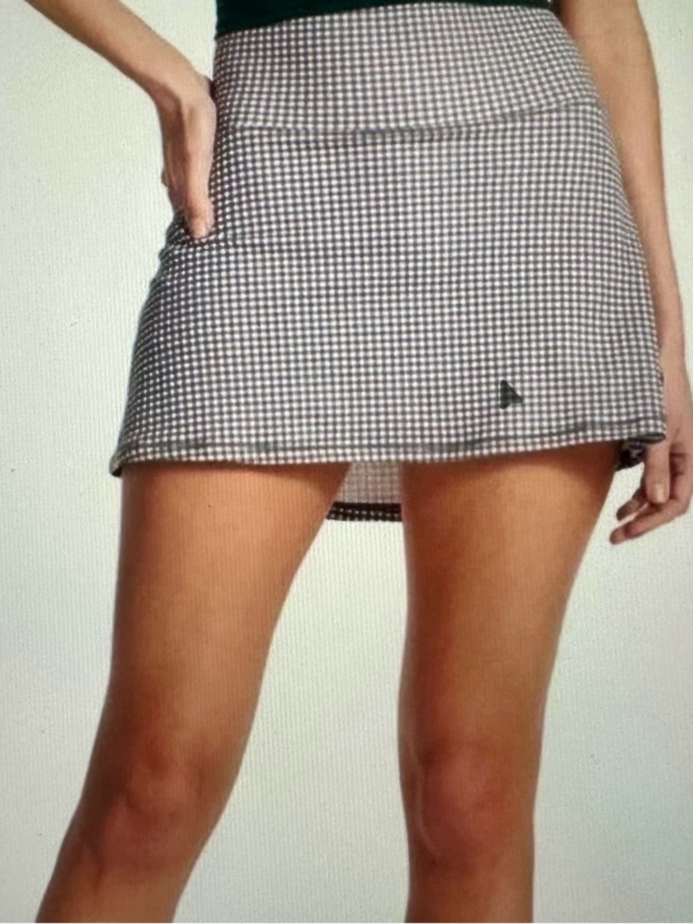 Vuori Volly Skirt Womens L Skort Gray White Gingham Tennis Golf Performance